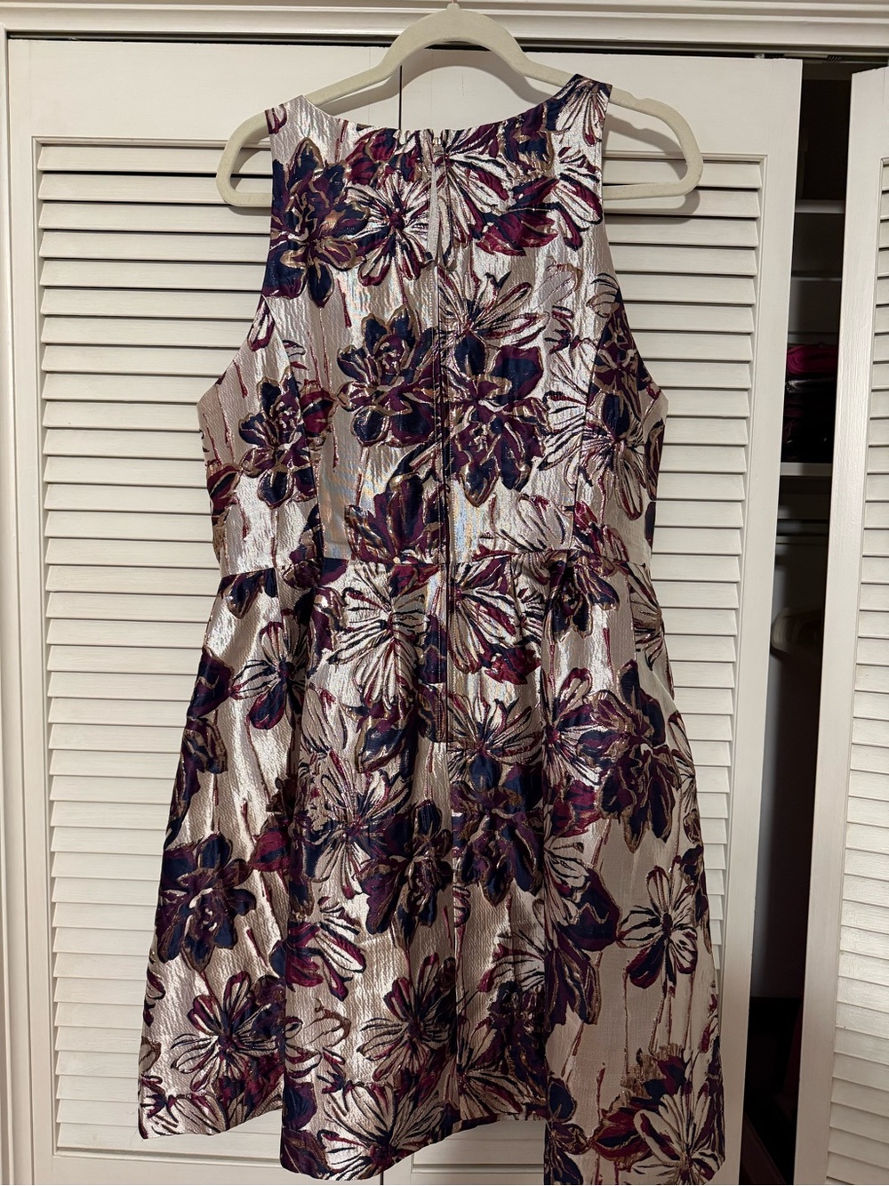 Lilly Pulitzer in Gold with Navy & Plum - Picture 4 of 7